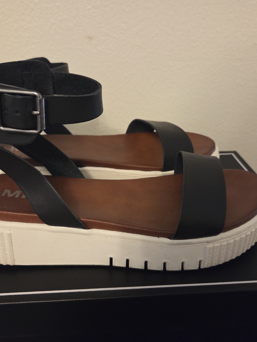 Mia Lunna Black Strap Platform Sandals with White Sole, Size 8